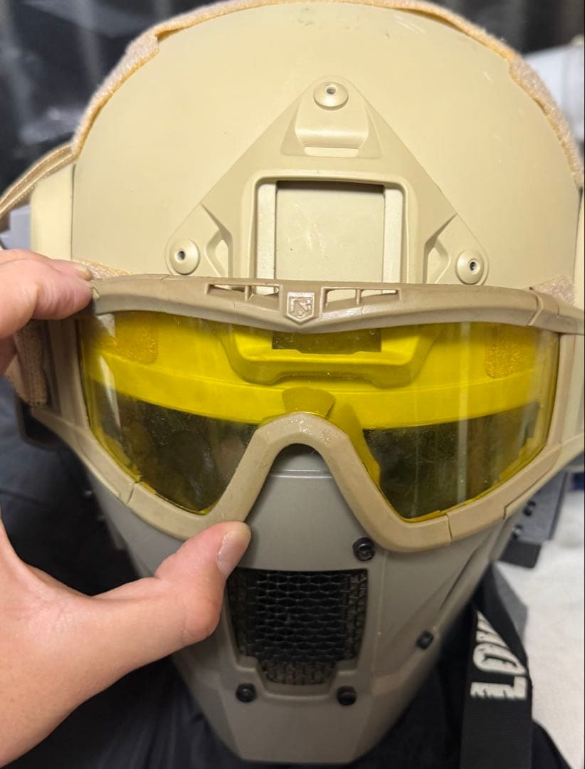 タクティカルヘルメット イエローレンズ