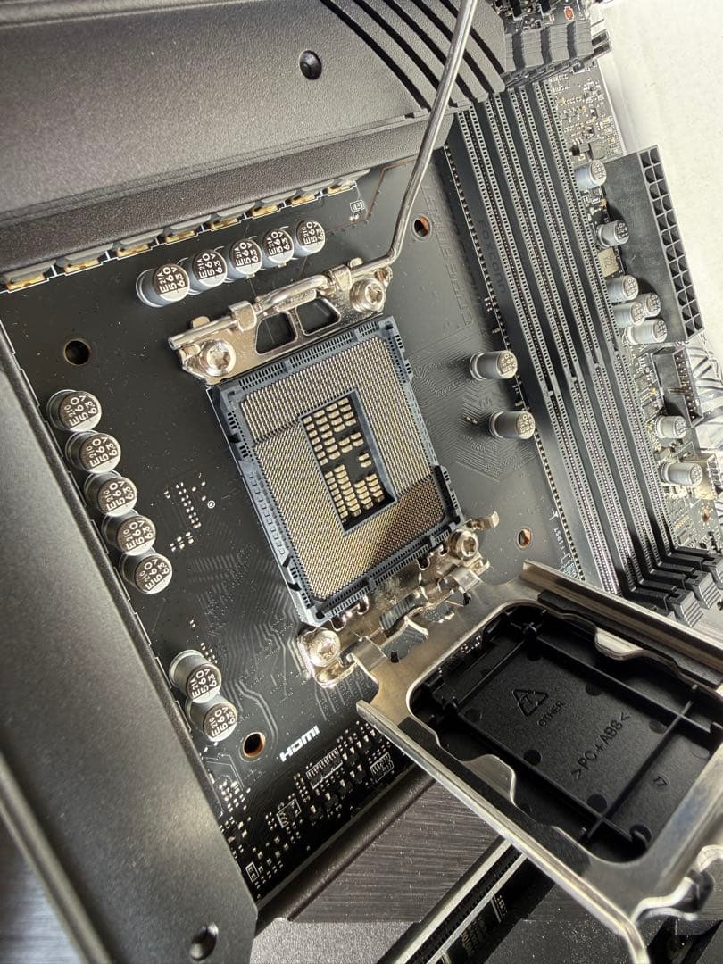 MAG Z690 TOMAHAWK WIFI DDR4 マザーボード