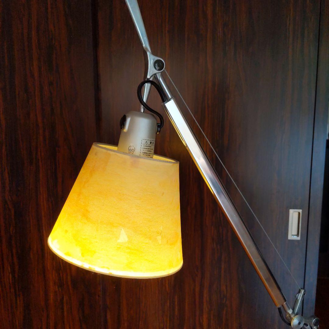 アルテミデトロメオフロアスタンド