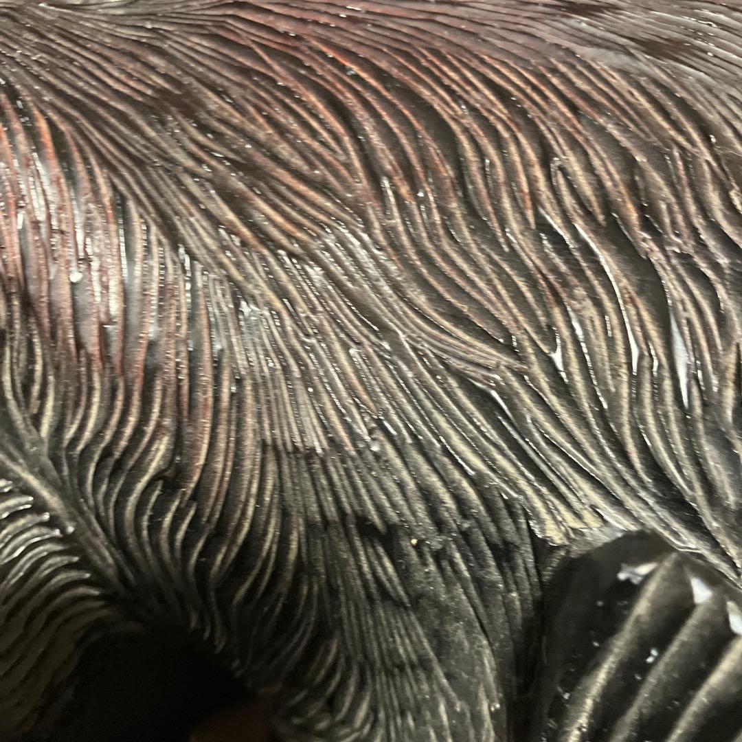 木製クマと魚の彫刻 台座あり