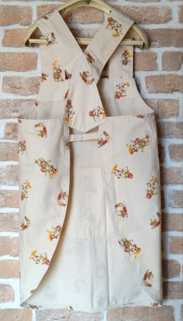 レトロ柄のかわいいエプロン