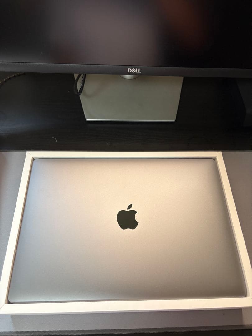 MacBook Pro 2020 13インチ　 M1チップ　整備済品