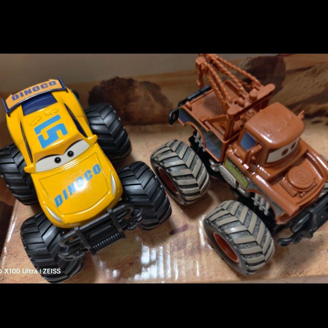 【激安】新品　カーズ　ミニカー　モンスタートラック　４点セット　箱無し