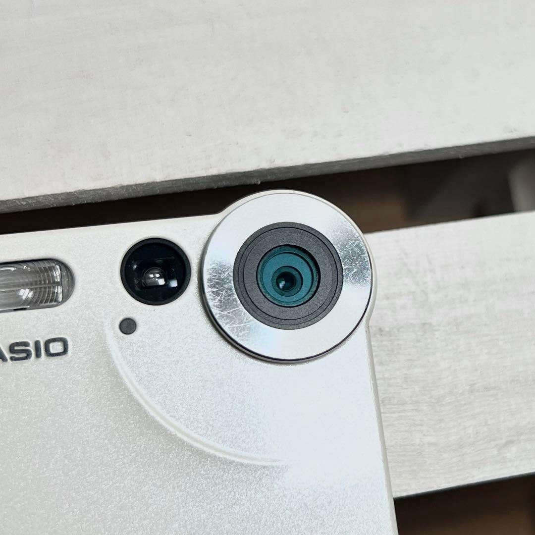 CASIO EXILIM EX-S1 ホワイト　デジカメ　超薄い