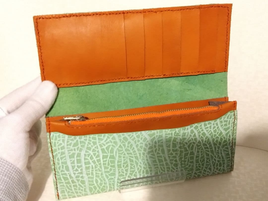 ハンドメイド　メロン革　薄型軽量長財布　本革使用
