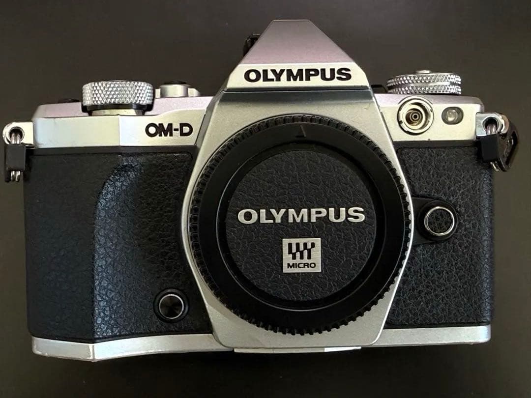デジタルカメラ OLYMPUS OM-D E-M5 Mark II + 12-40mm F2.8