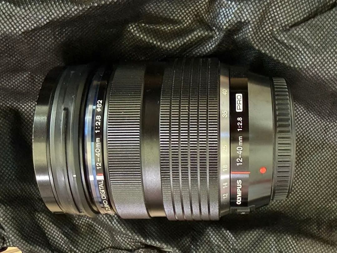デジタルカメラ OLYMPUS OM-D E-M5 Mark II + 12-40mm F2.8
