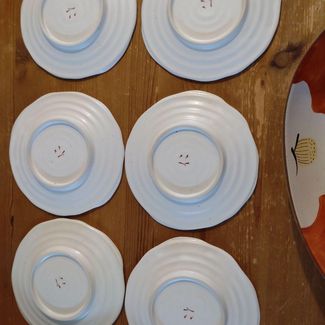 数日出品セット売り！大皿と同じ種類ではないようですが、売り場に一緒にありました。