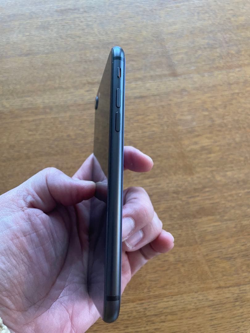 【美品】iPhone8 64GB スペースグレイ