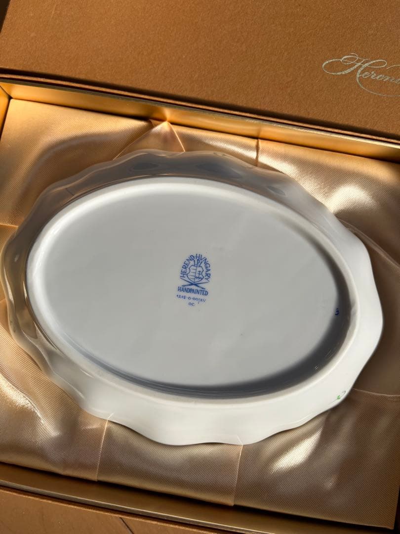 緑色植物模様のオーバル皿