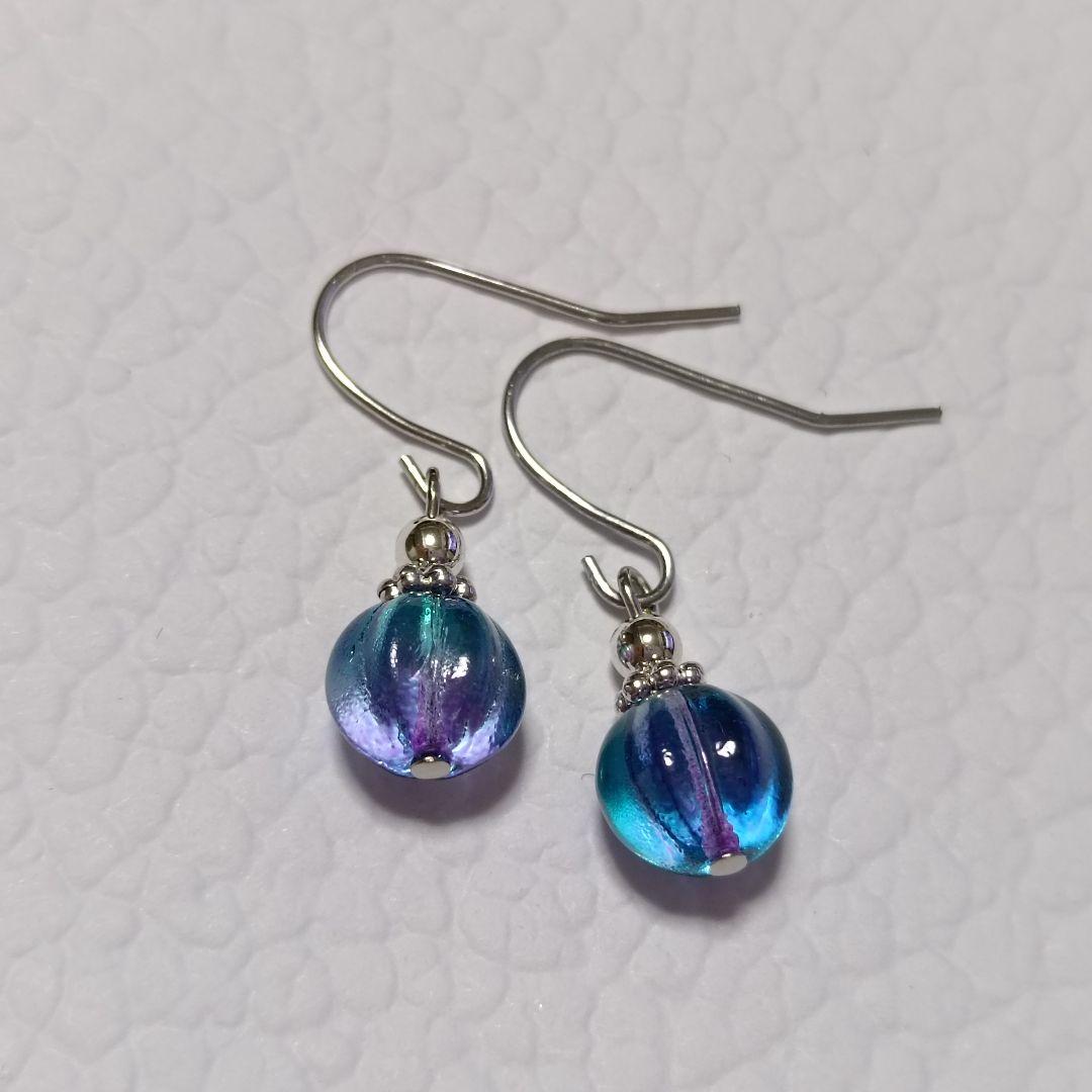 No.309 チェコメロンビーズのピアス ハンドメイド