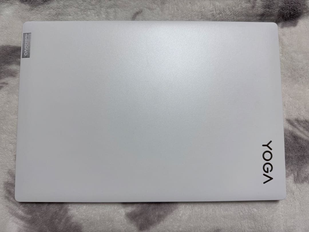 【値下げしました】Lenovo Yoga Slim 770i Carbon