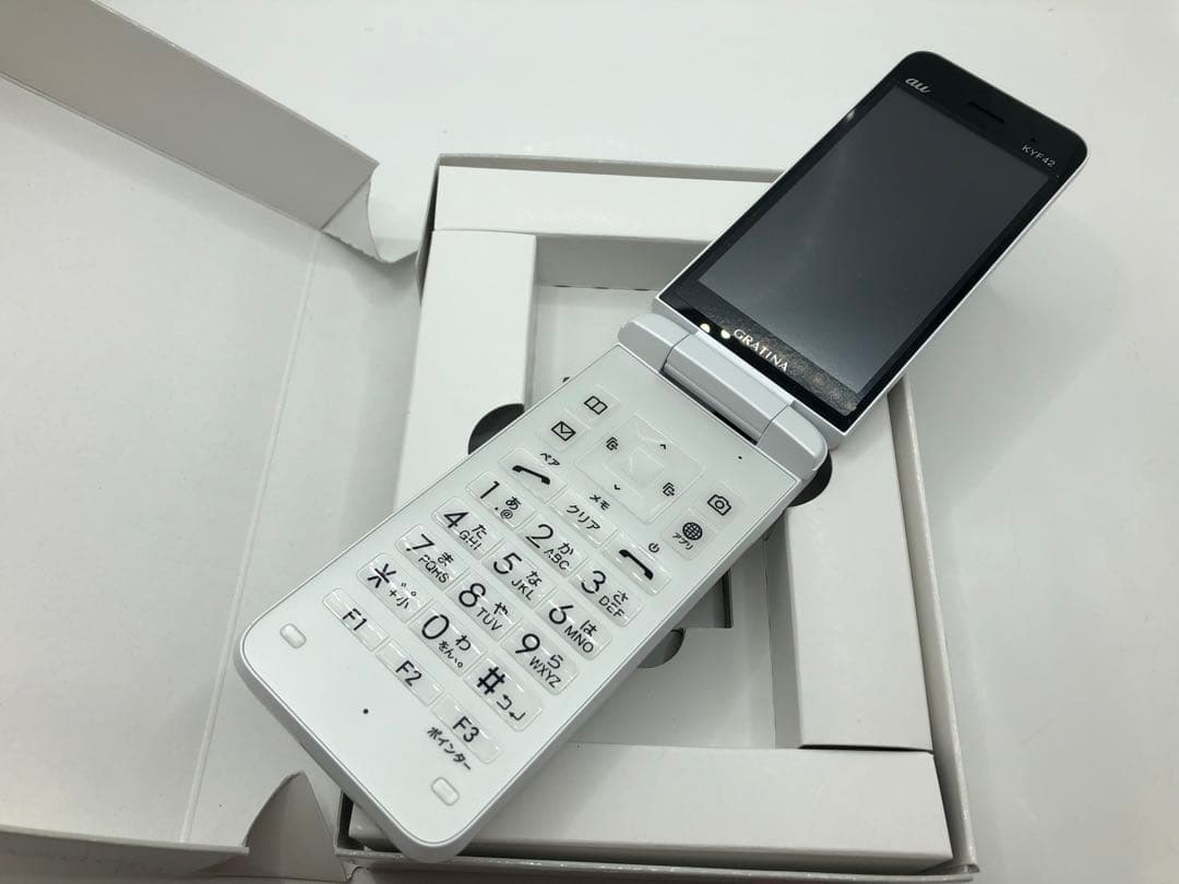 au　GRATINA KYF42 　ホワイト　4G ガラケー　☆未使用☆