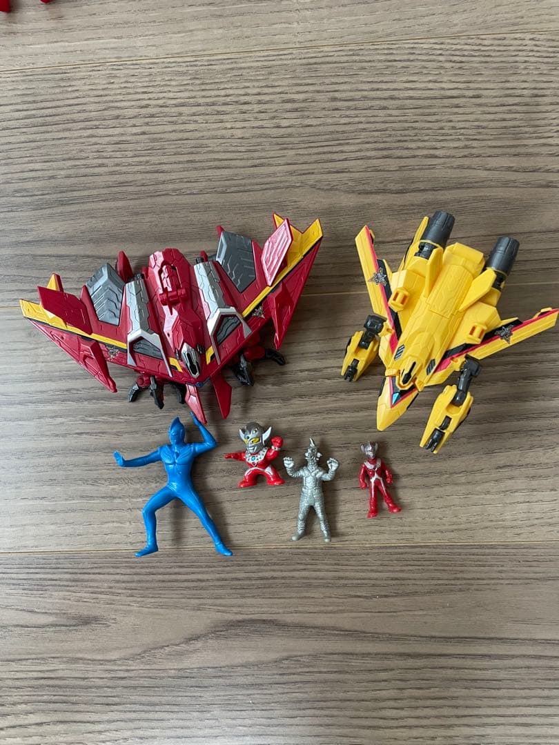 【大量】ウルトラマン＋怪獣 フィギュア約100体 おまけ付き まとめ売り