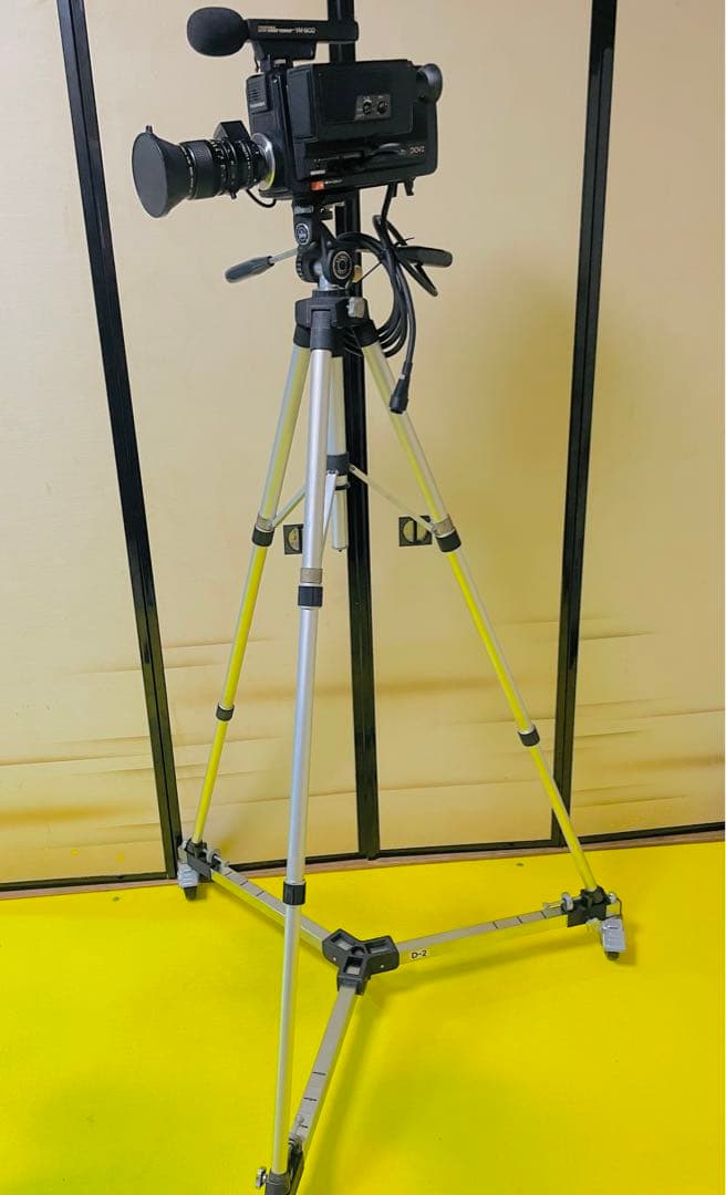 東芝カラービデオカメラ 1K-1700VZ (レトロ)