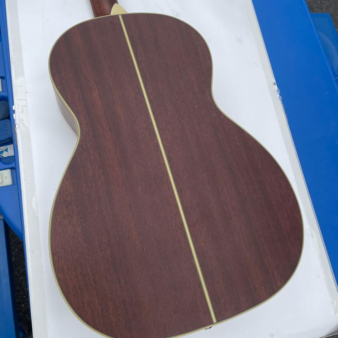 細身弾きやすくお洒落なルックス！女性や お子様にも！アコギ