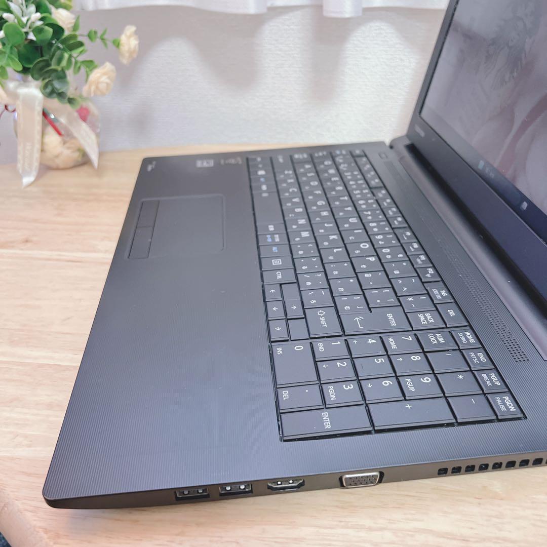 美品、メモリ8G、高速SSD、Win11、オフィス2021、イラレ、バッテリー可