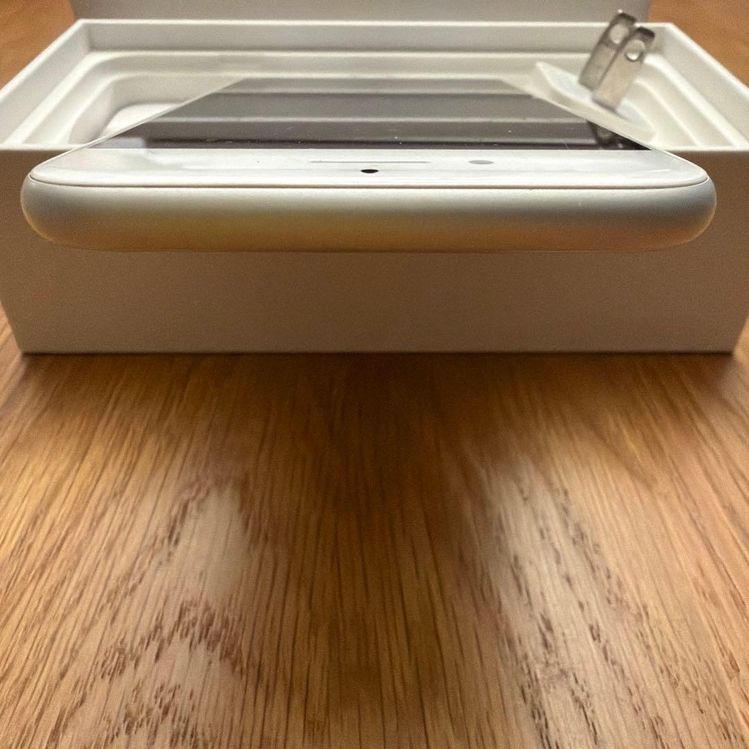 Apple iPhone 7 128GB シルバー