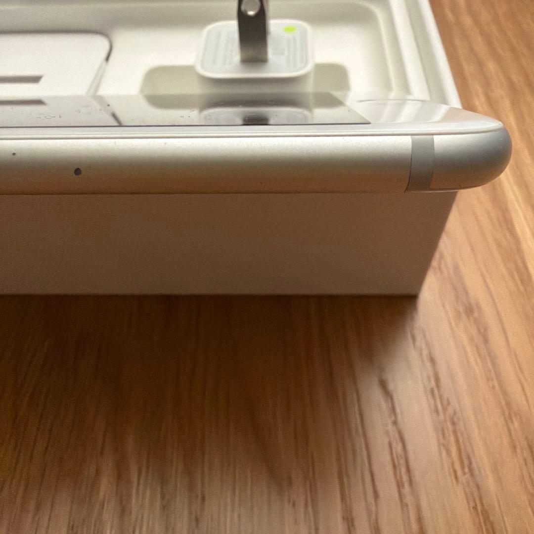 Apple iPhone 7 128GB シルバー