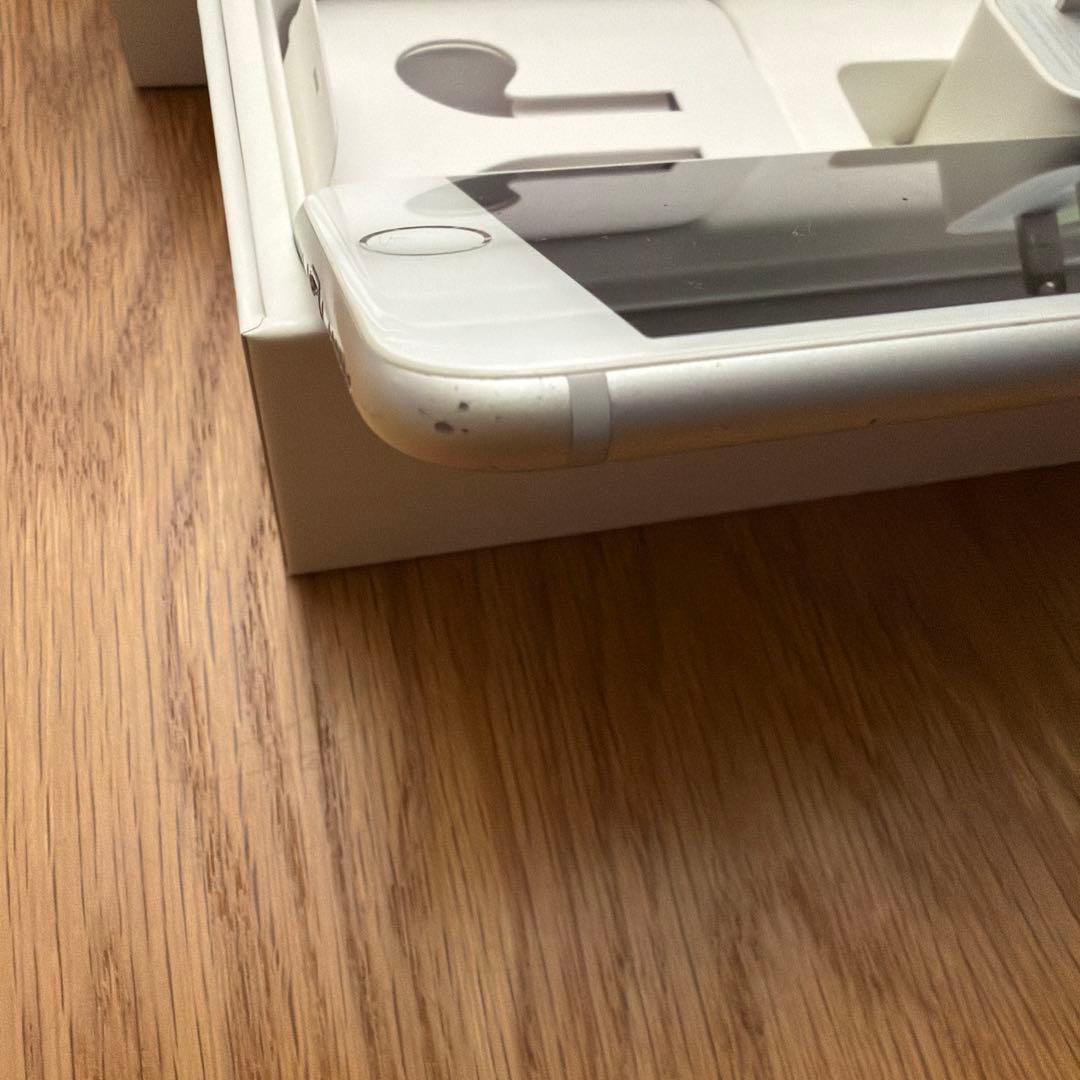 Apple iPhone 7 128GB シルバー