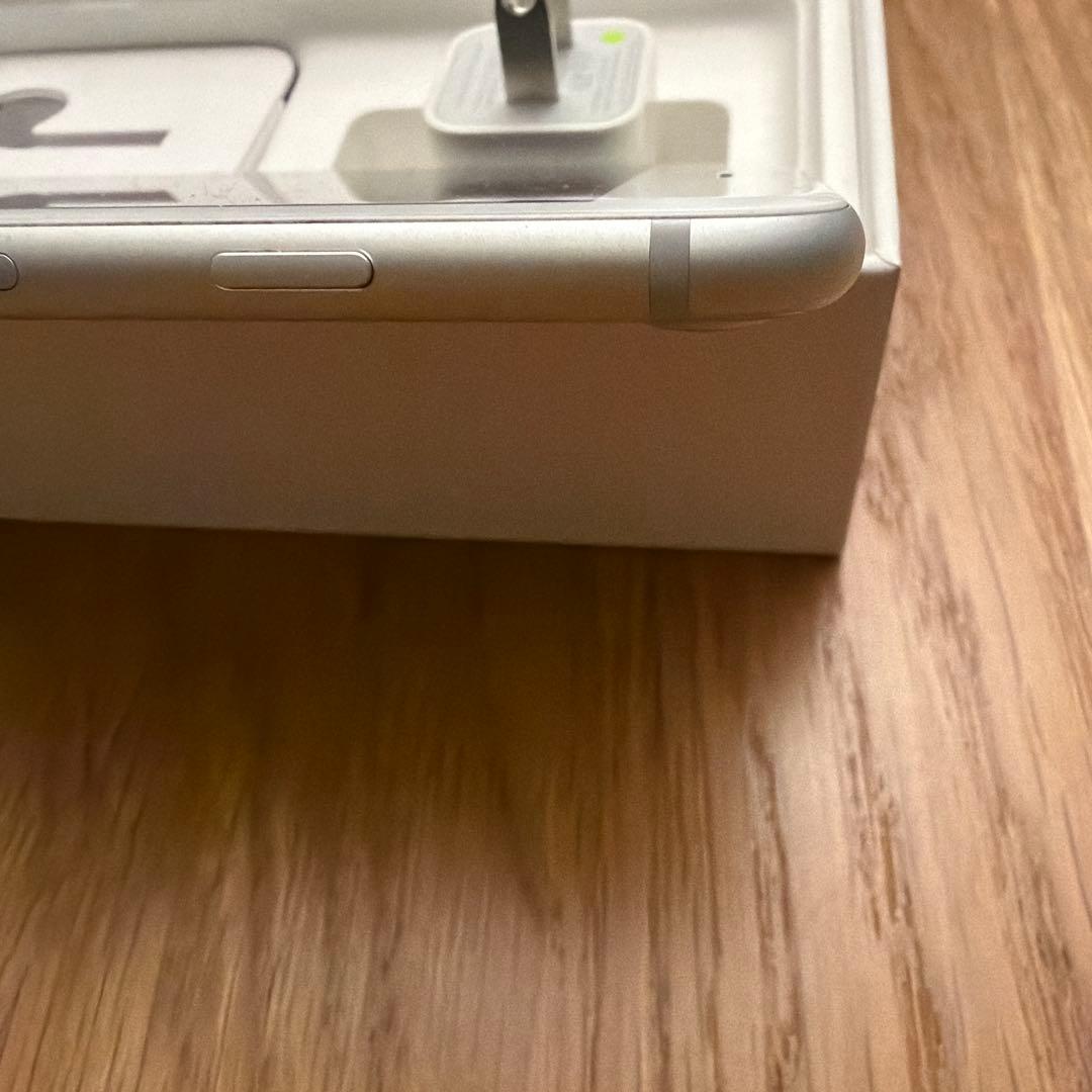 Apple iPhone 7 128GB シルバー