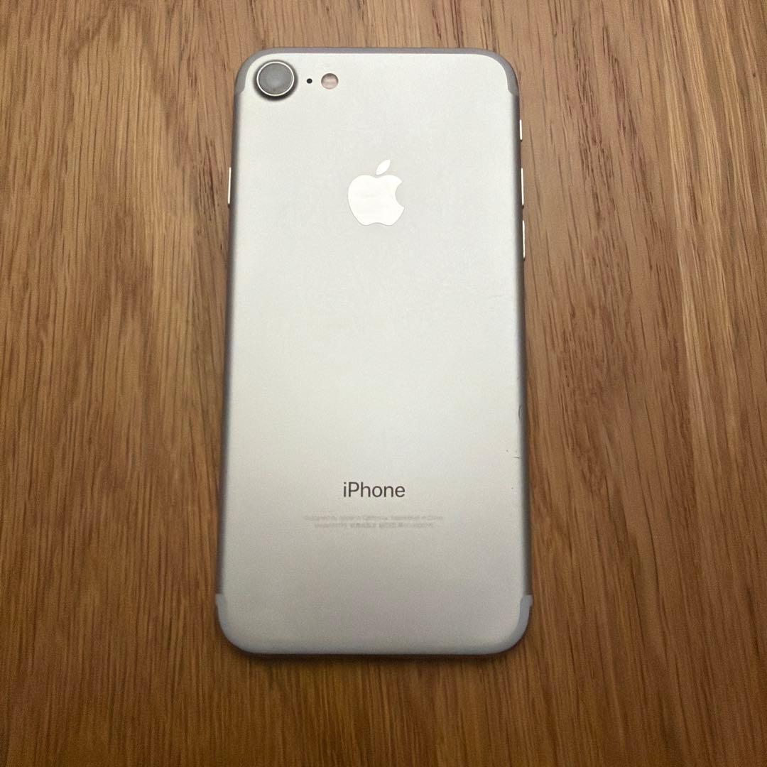 Apple iPhone 7 128GB シルバー