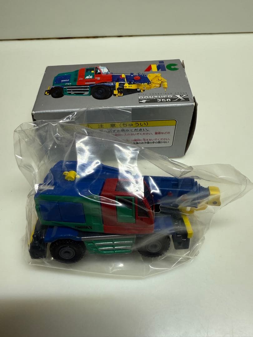PANTHER 250X ミニカー 非売品　トミカ　TOMICA クレーン車