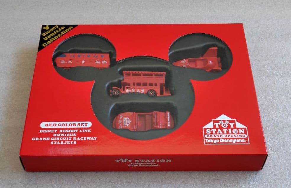 【未開封】ディズニーランド　トイ・ステーション　トミカ　レッドカラーセット