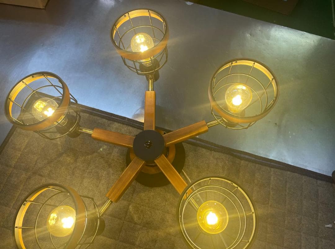 「LED電球付き」リモコン仕様シーリングライト 5灯