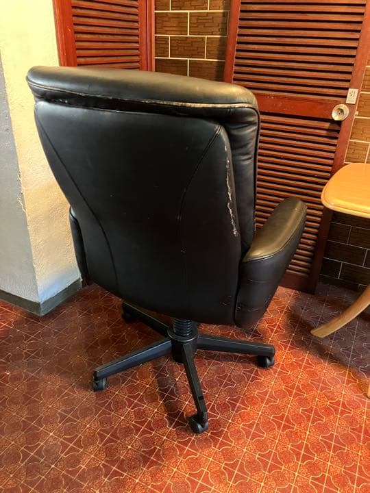 カリモク　レザーデスクチェアー