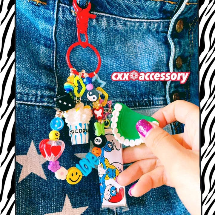 【k-6】ビーズキーホルダー キーリング❁ニコちゃん カラフル 個性的 派手