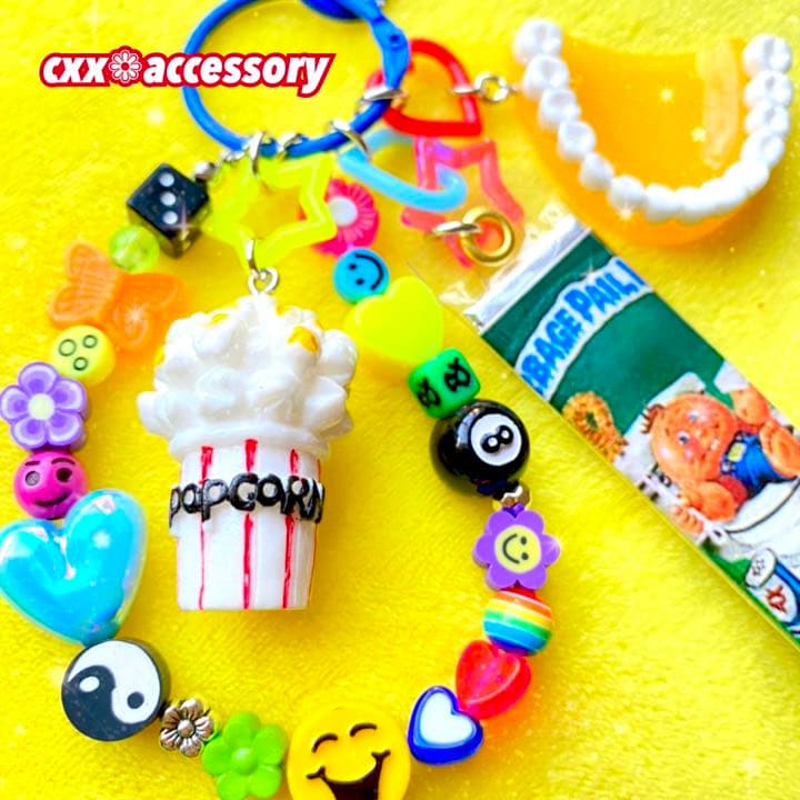 【k-6】ビーズキーホルダー キーリング❁ニコちゃん カラフル 個性的 派手