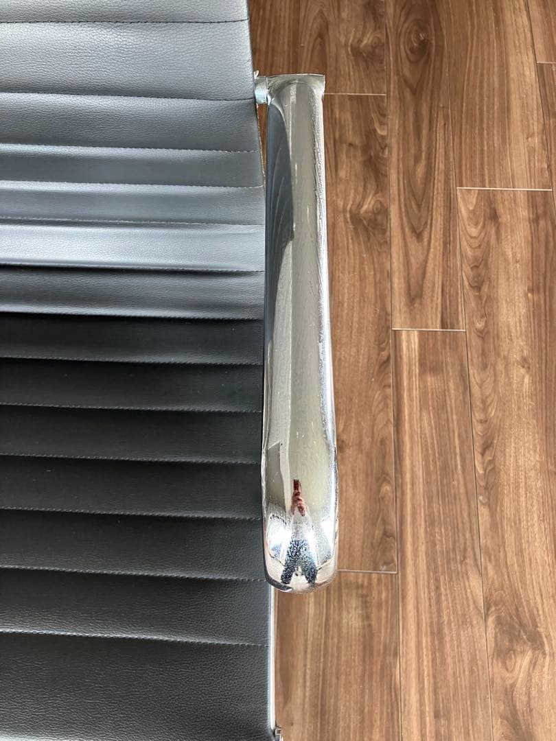 イームズ アルミナムチェアー リプロダクト品 黒革 デザイナーズ 送料込み