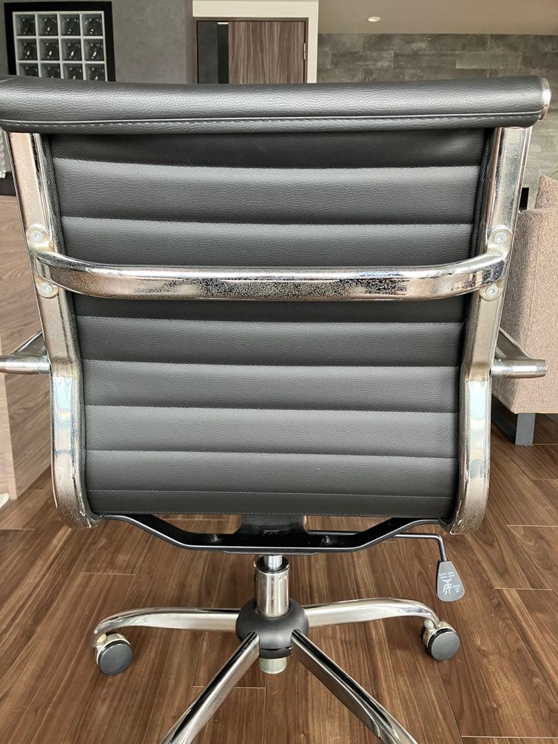 イームズ アルミナムチェアー リプロダクト品 黒革 デザイナーズ 送料込み