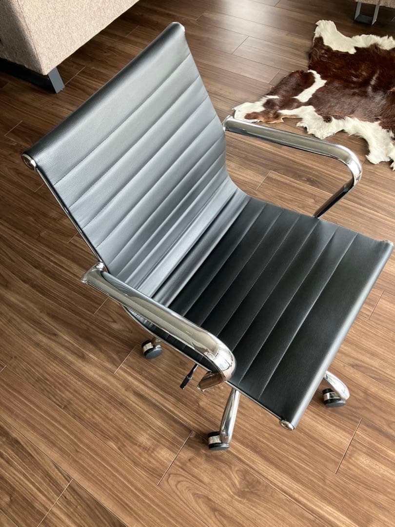 イームズ アルミナムチェアー リプロダクト品 黒革 デザイナーズ 送料込み