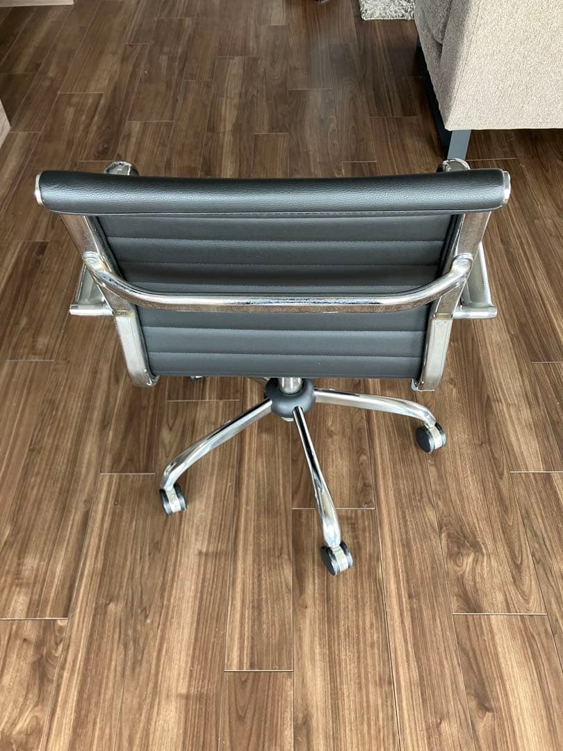 イームズ アルミナムチェアー リプロダクト品 黒革 デザイナーズ 送料込み