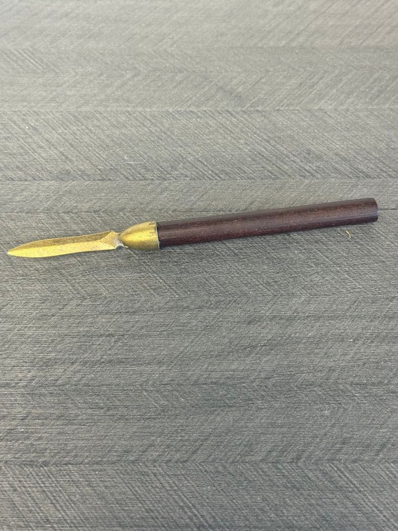 真鍮と木製のカッター