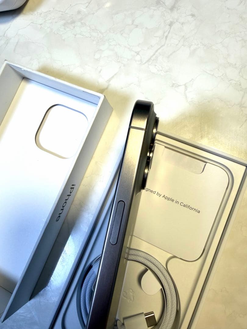 【美品】iPhone15 pro SIMフリー128GB ケース付