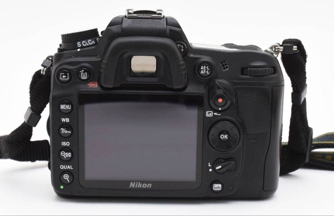 ニコン デジタル一眼カメラ D7000 ボディ 一眼レフ　中古　ストラップ