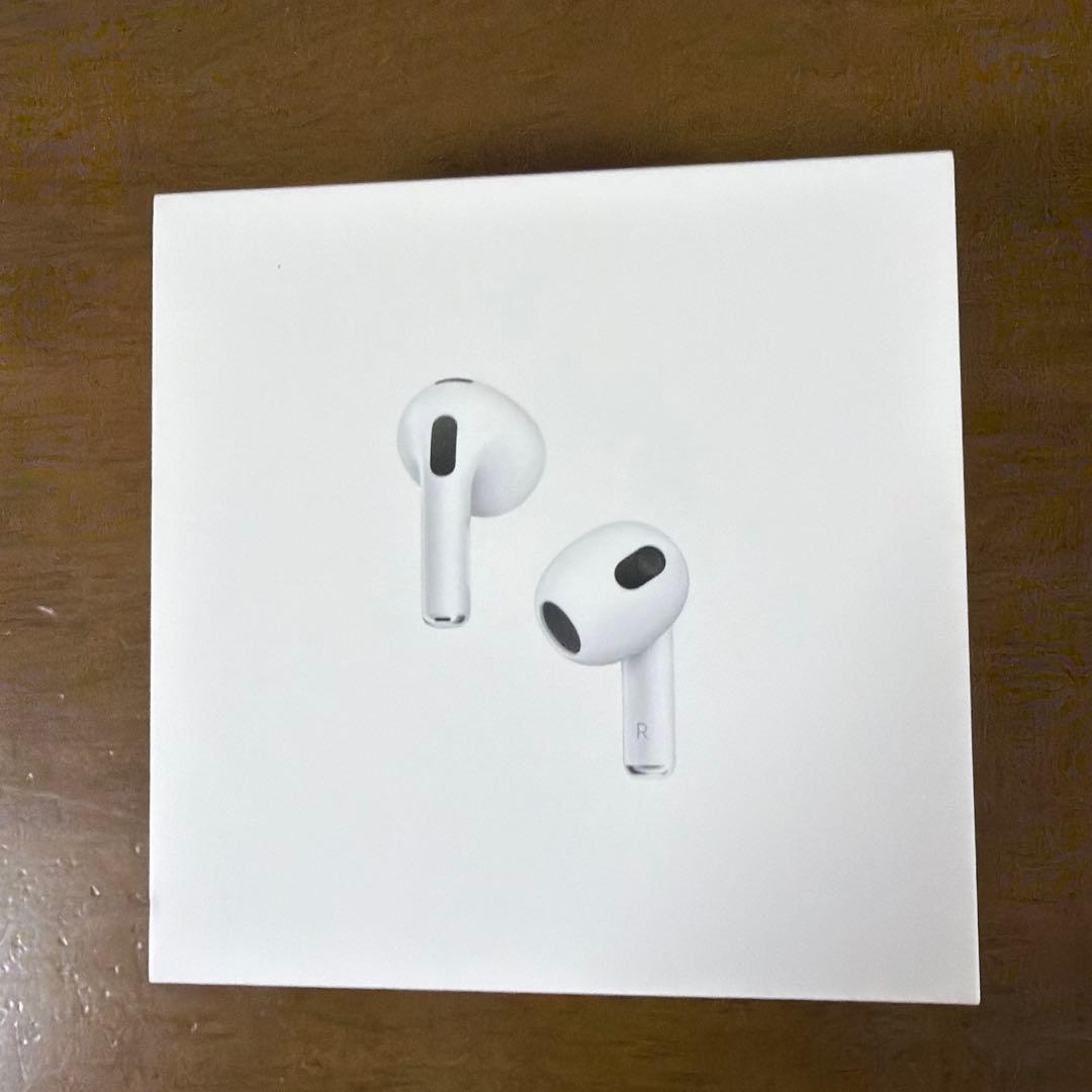 AirPods 第3世代　MagSafe充電ケース付き