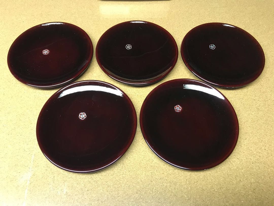 梅紋入り 漆器 銘々皿 未使用 送料込み