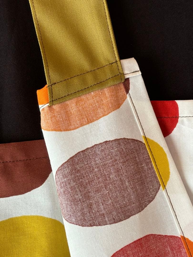 【 モダンなエプロン 】handmade●M~L●カラフルどっと