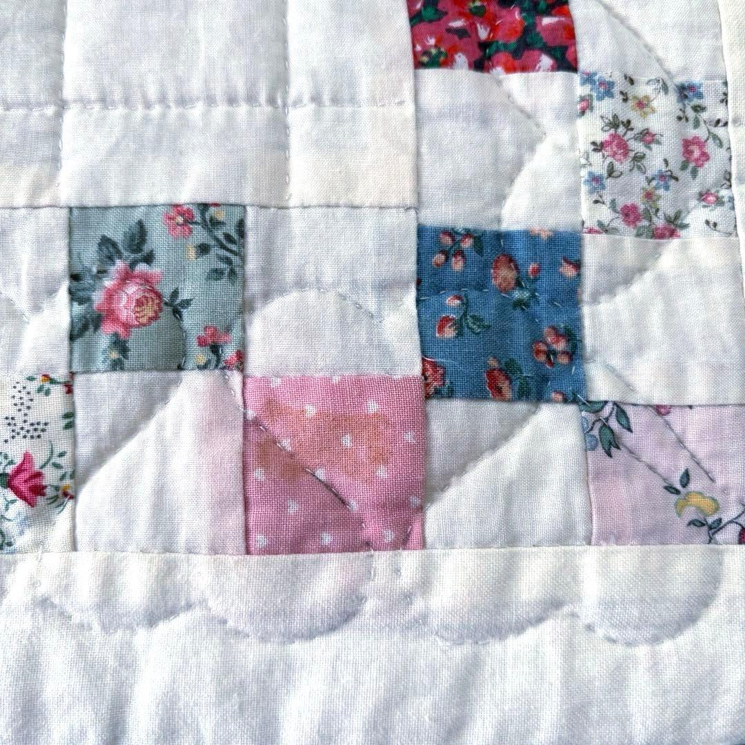 ハンドメイドタペストリー　ベビーキルト パッチワーク