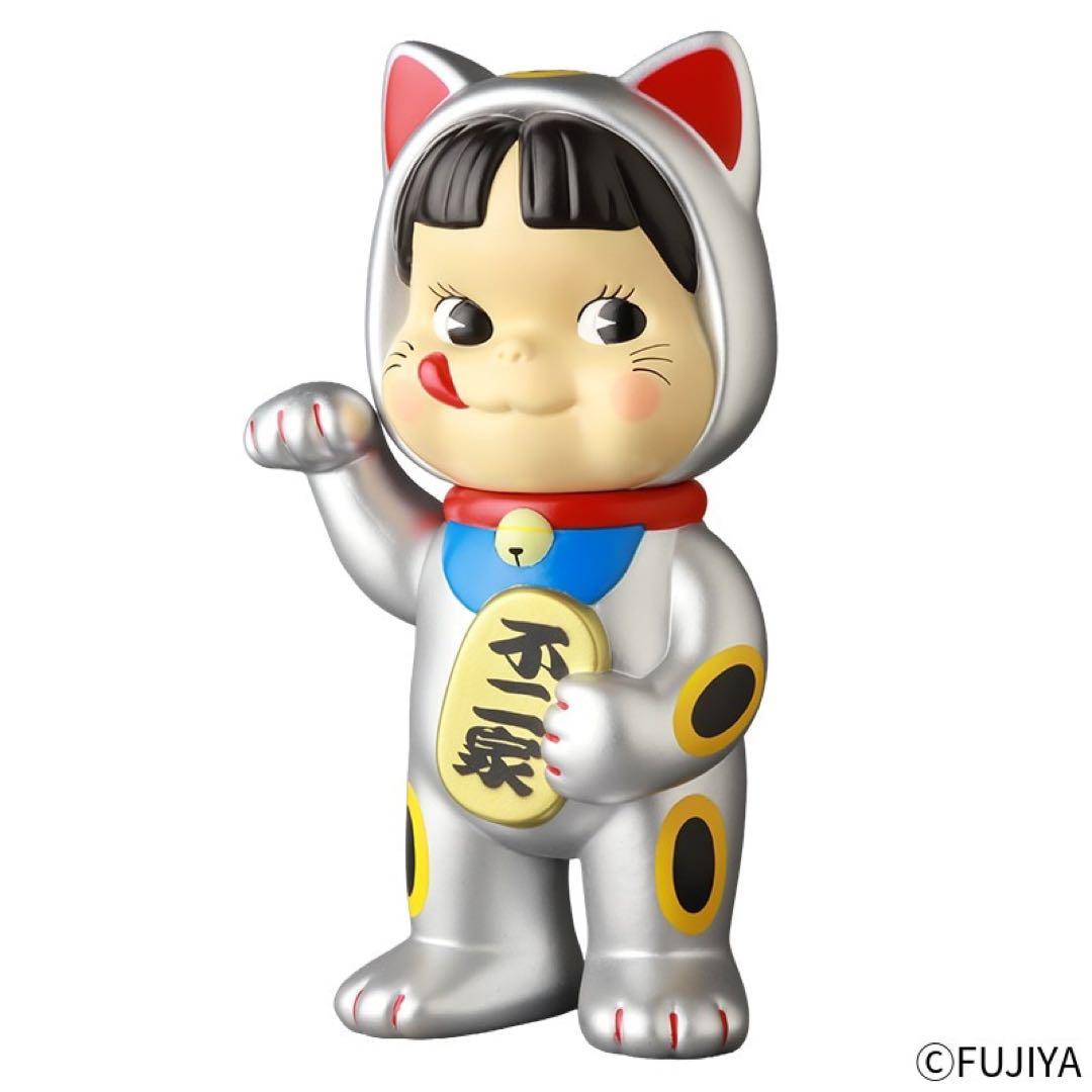 不二家ソフビコレクション　招き猫ペコちゃん （銀塗装）ソフビ　フィギュア
