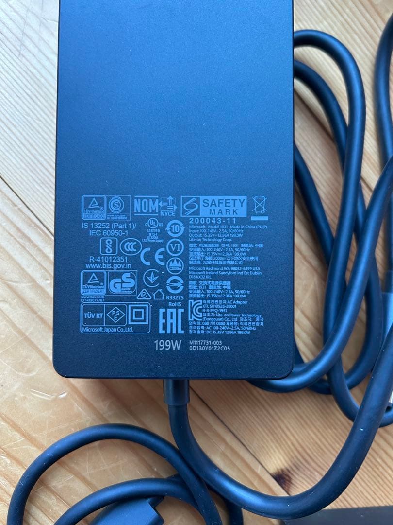 【美品】Microsoft Surface Dock 2