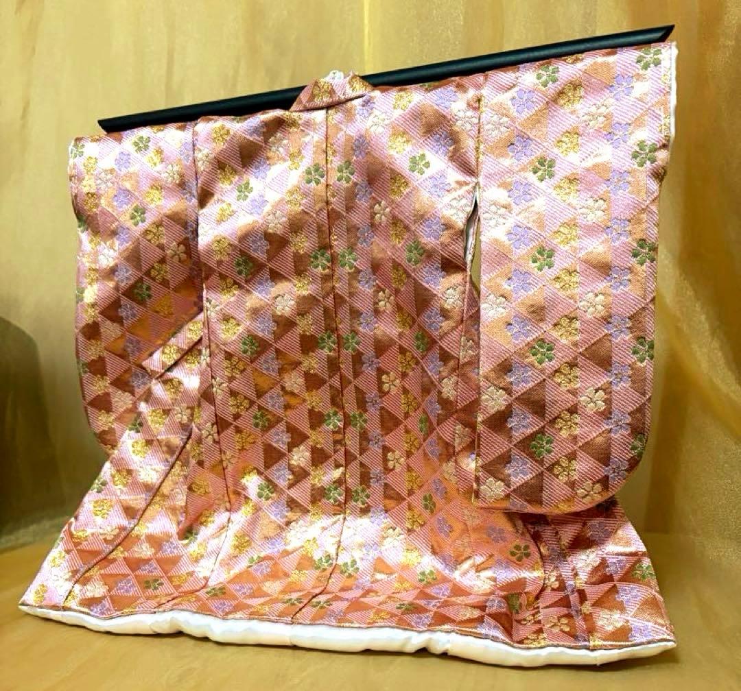 ピンク地金襴（きんらん）ミニ和装（着物）
