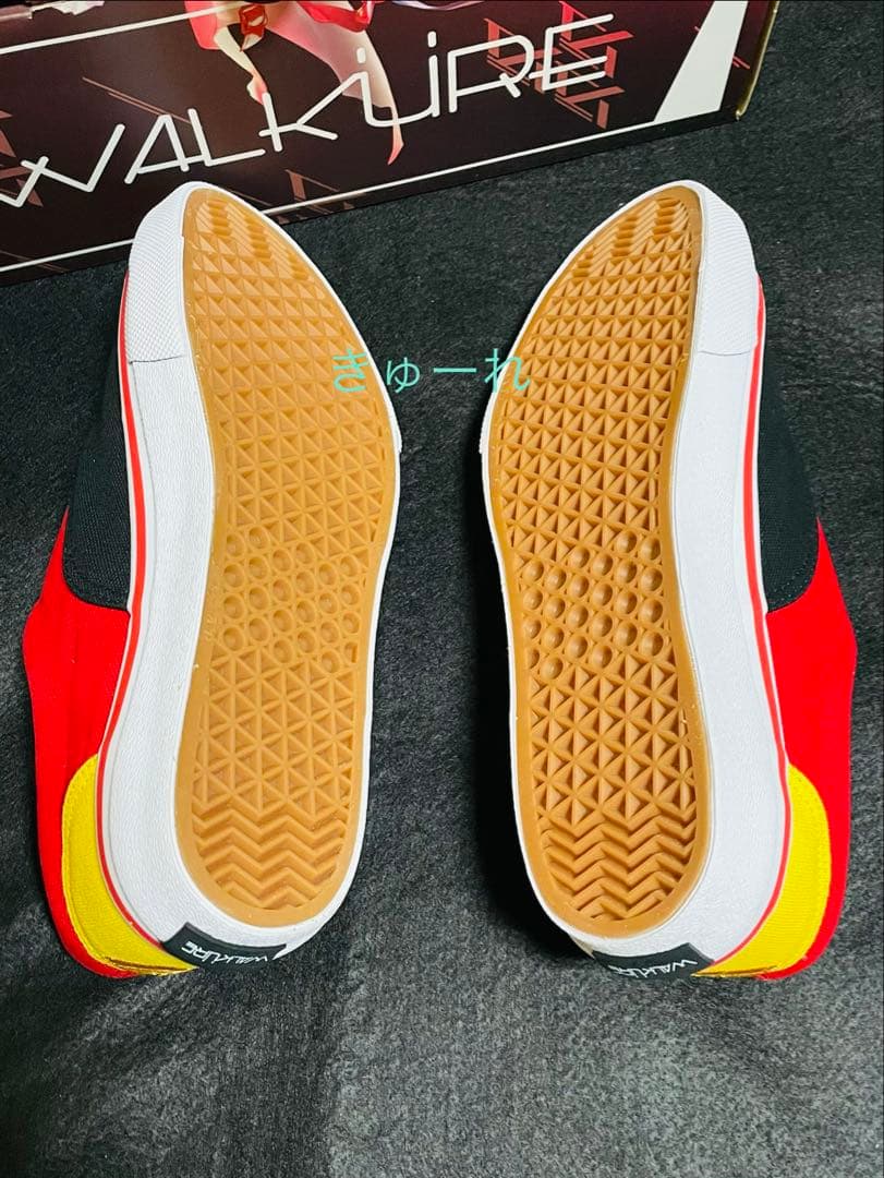 マクロスΔ　ワルキューレはあきらめない　通販限定　スニーカー　フレイア