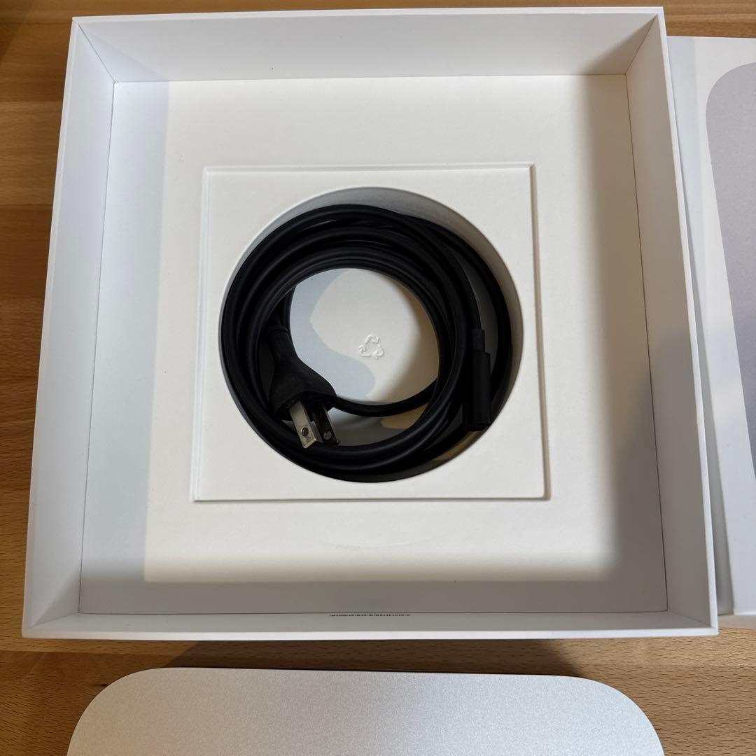 Mac mini M1 16GB 512GB本体と付属品