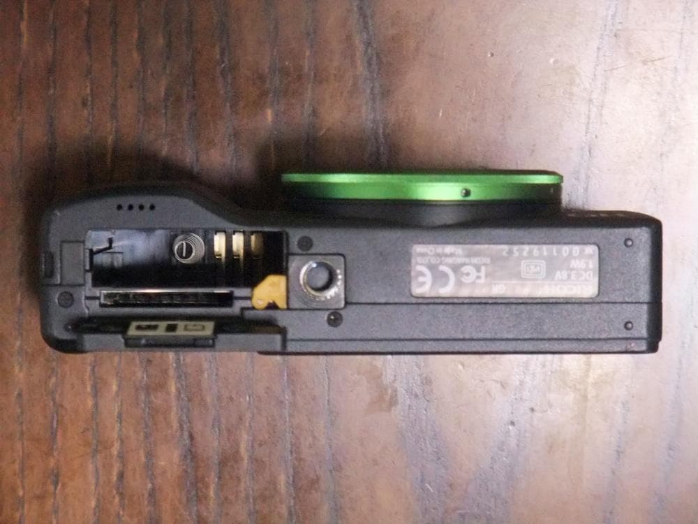 値下げ！リコー　RICOH　初代GR (APS-C)本体 + バッテリー2個付き