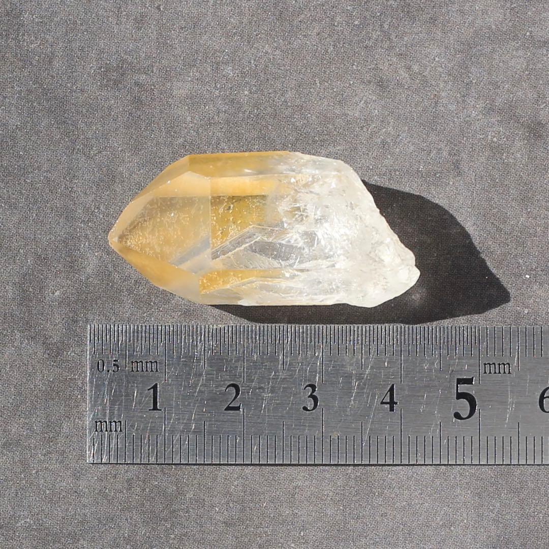 希少！貫入水晶 ゴールデンヒーラー クォーツ 原石 水晶 鉱物 希少石 天然石